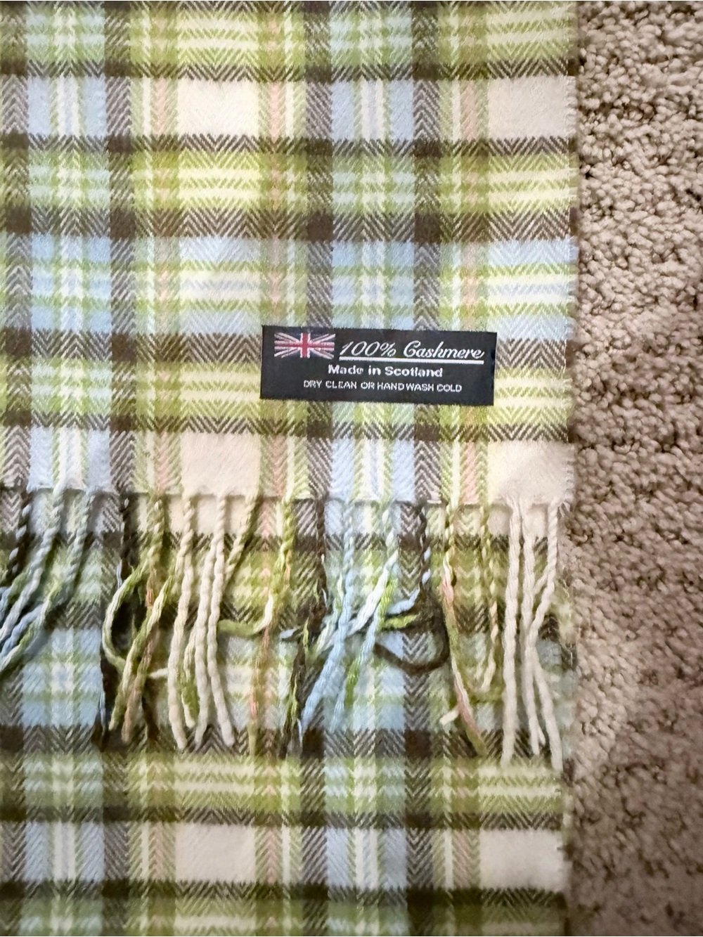 100% Cashmere Plaid Scarf Made in Scotland Green Blue Cream Fringe - Picture 5 of 9